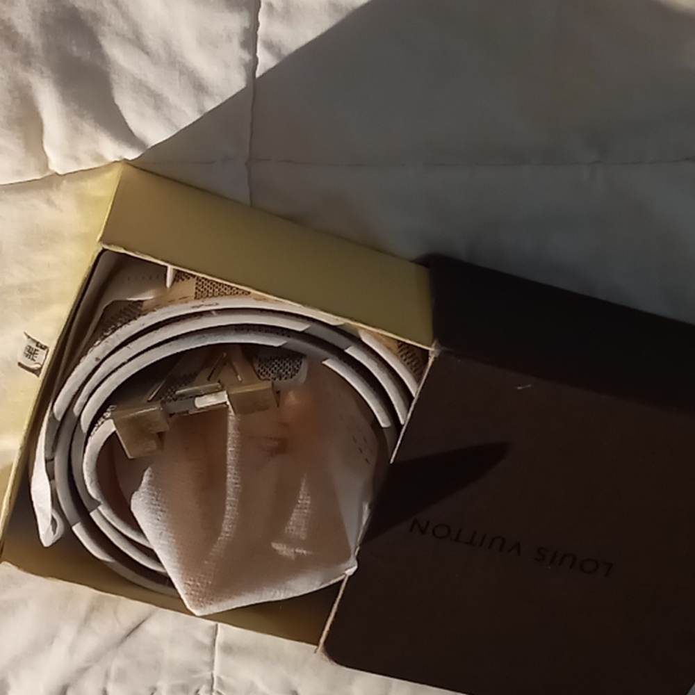 Louis Vuitton leather belt